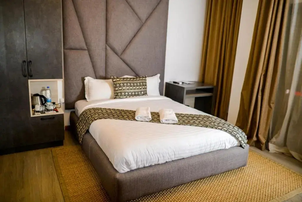 MERCURE HOTEL