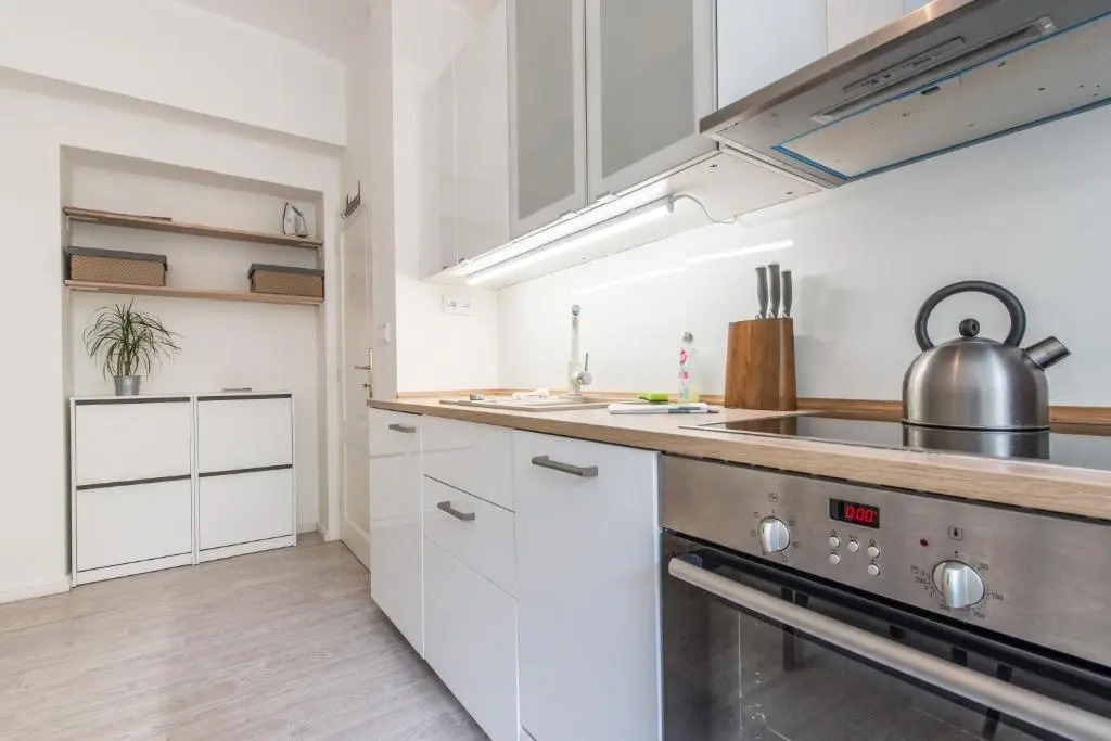 Quiet apartment in the city center with own terrace