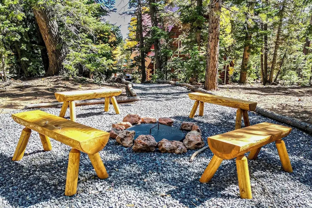 Walk to Duck Creek Village: A-Frame Getaway