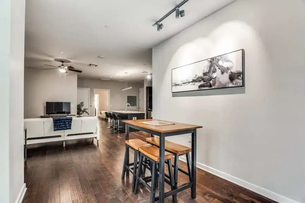 Stunning 2BR 2BA w/SKY POOL lounge CozySuites
