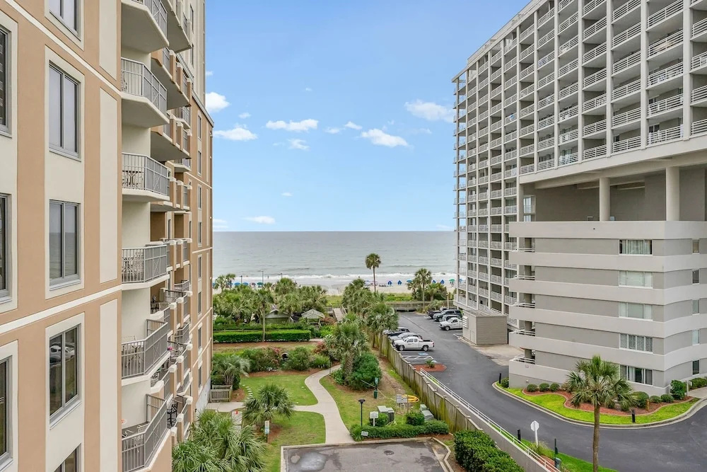 Splendid 3 bedroom, 3 bath condo - 408 Royale Palms 3 Condo