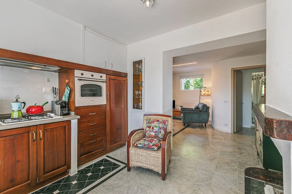 La Casa Fra gli Ulivi luxury apartments with pool near Cinque Terre and Tuscany