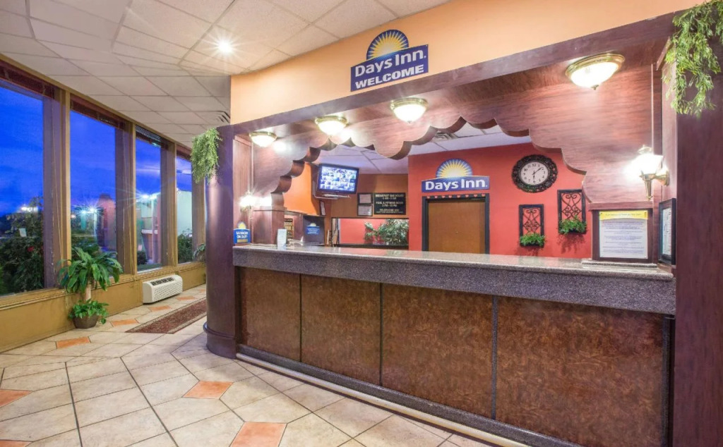 Days Inn by Wyndham Toledo