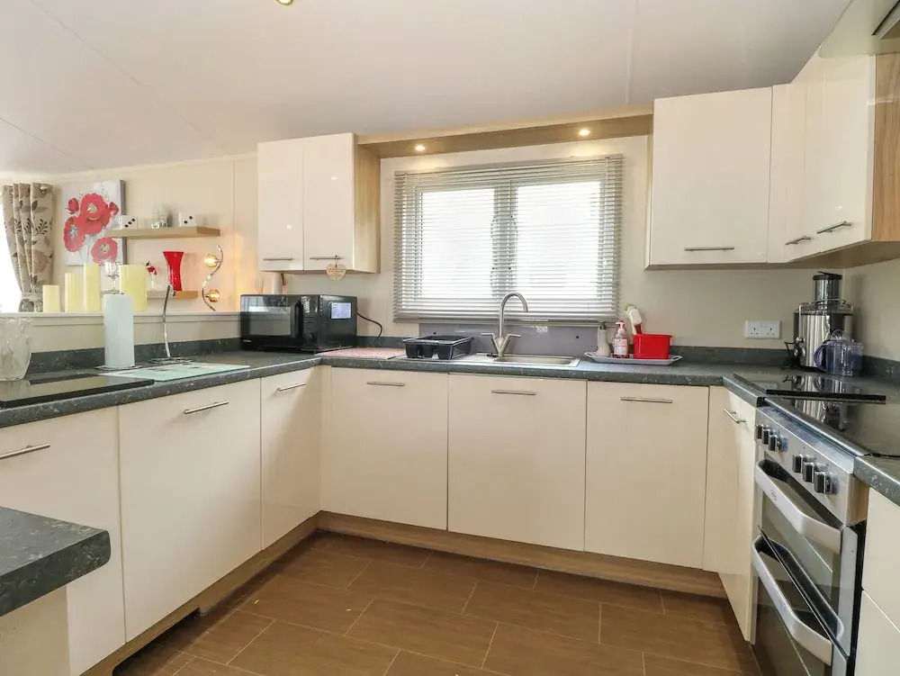 21 Norman Drive Lodge