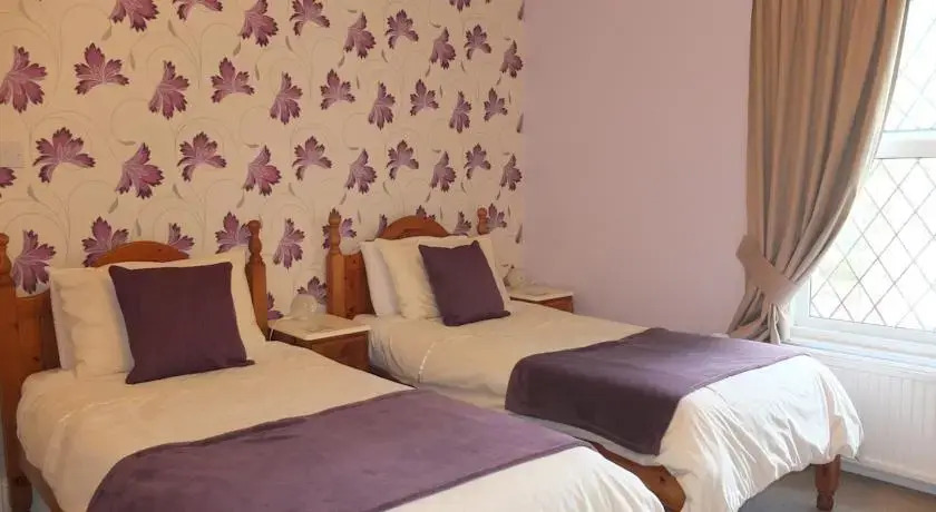 Kenwood Guest House — ОТЕЛЬ ЗАКРЫТ