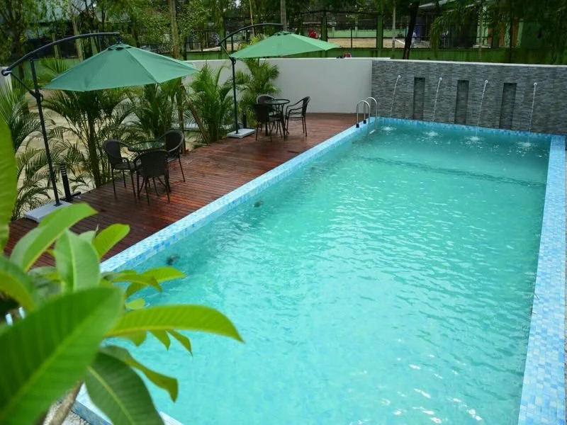 Platinum River View Hotel