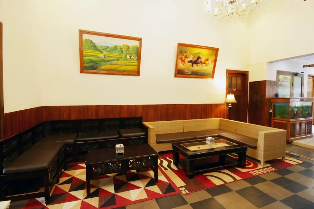 Hasanah Guest House Buring