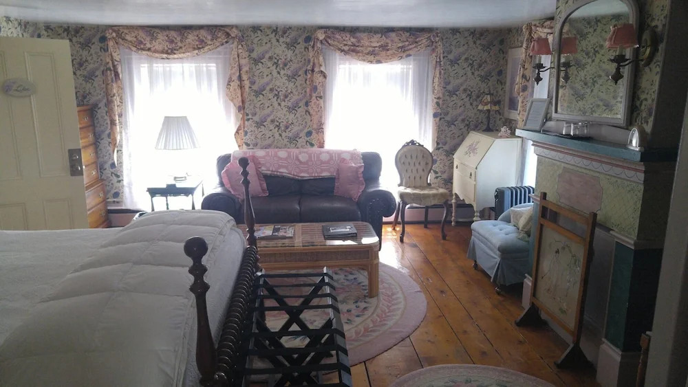 The Harpswell Inn