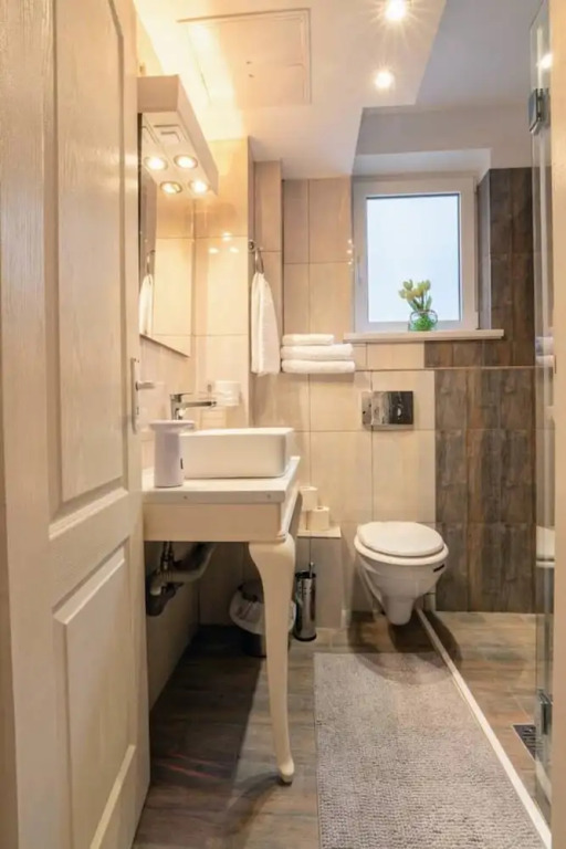 Modern & Stylish Apt of City 5min Beach