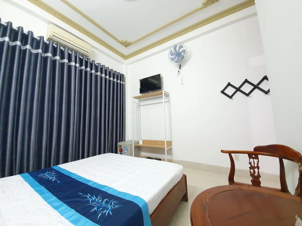 RedDoorz Near Xo Viet Nghe Tinh Street