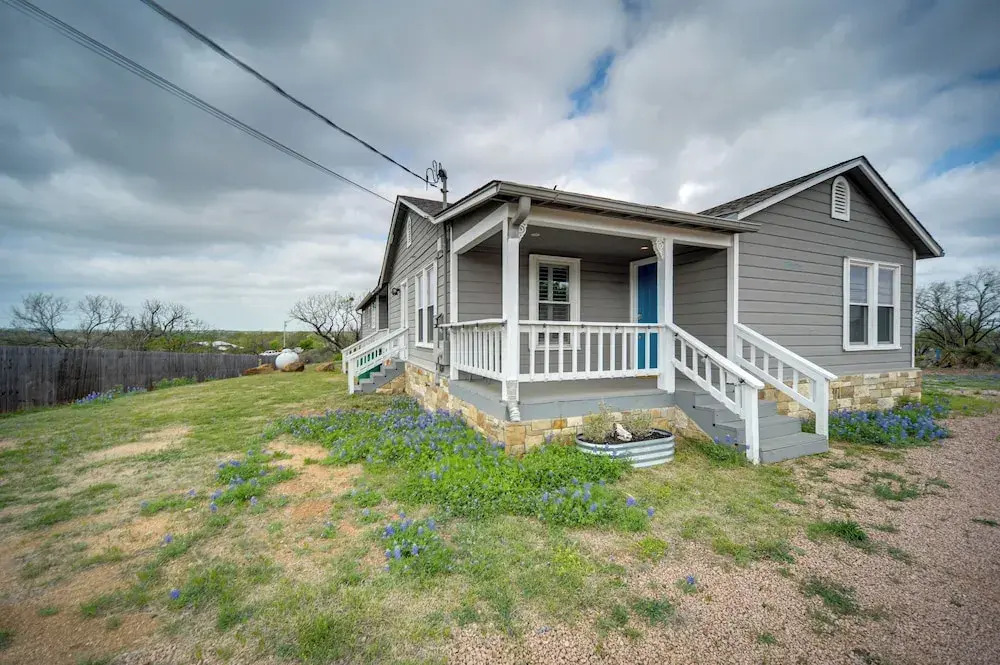 Pet-Friendly Texas Retreat w/ Deck & Gas Grill