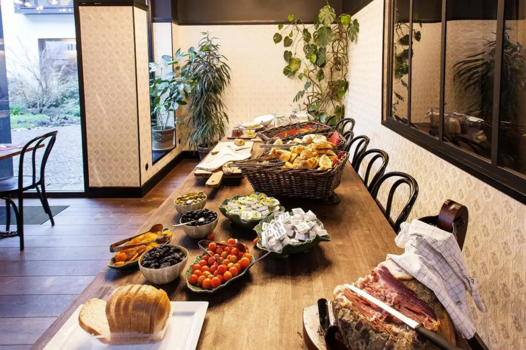 Latroupe Hotel Jardin Secret