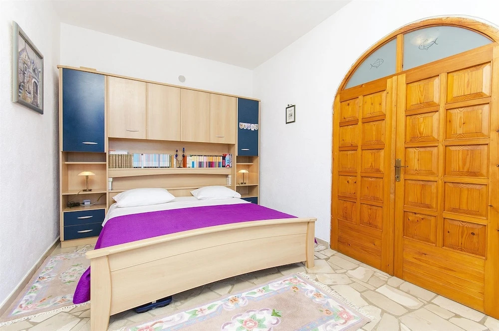 House Mladen