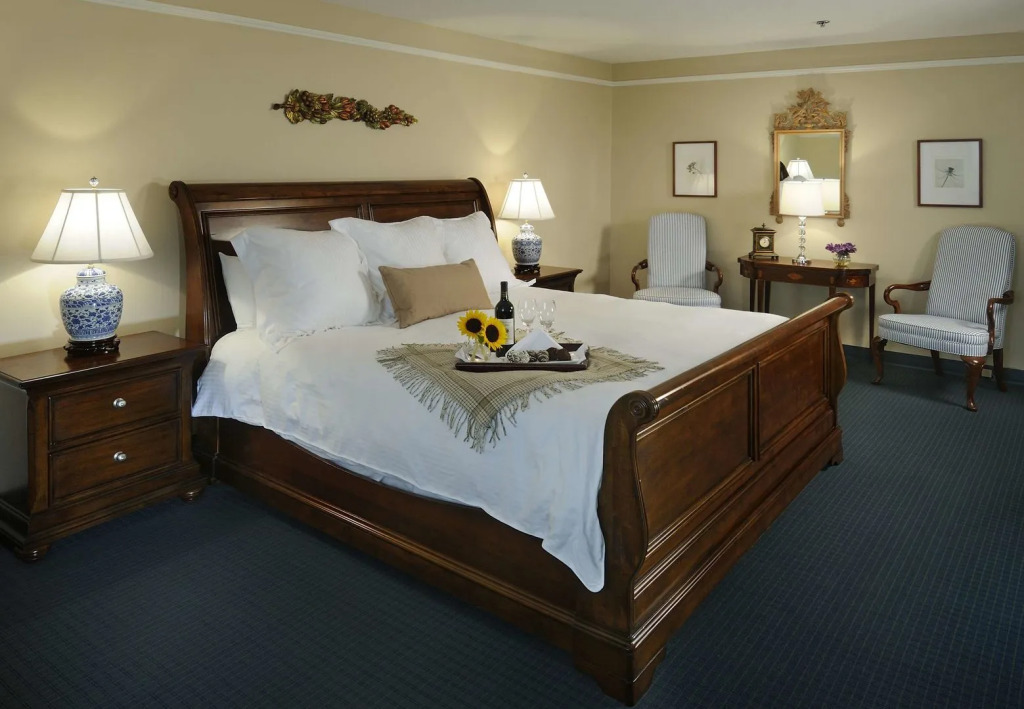 The Simsbury Inn