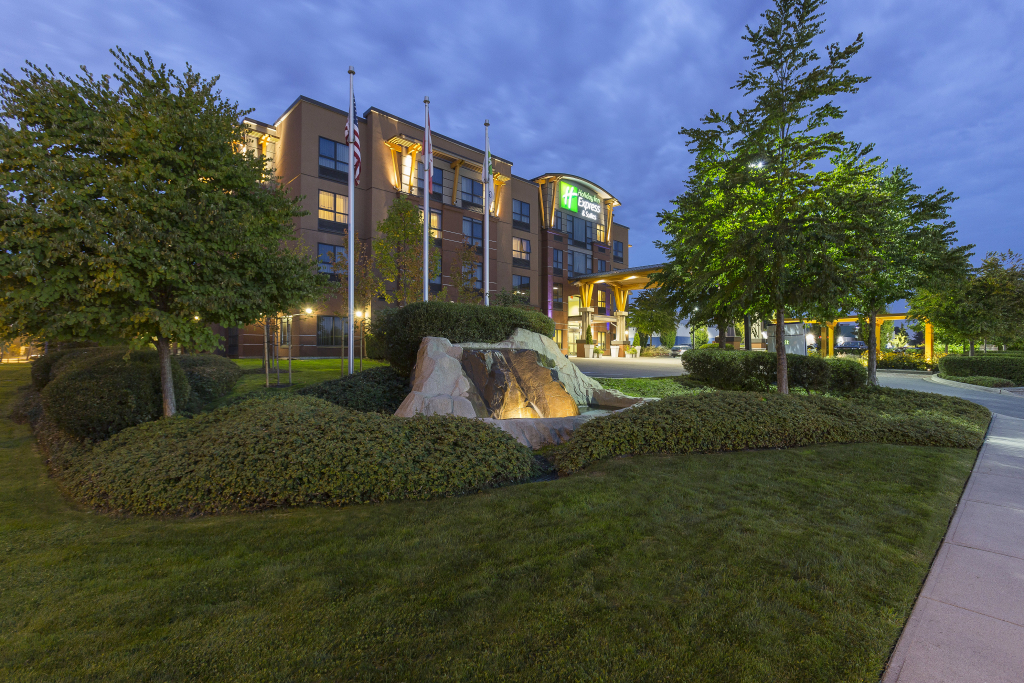 Holiday Inn Express & Suites Riverport Richmond by IHG