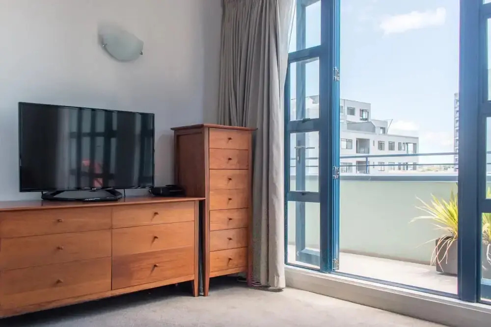 Amazing Penthouse Apartment with Balcony and Harbour Views