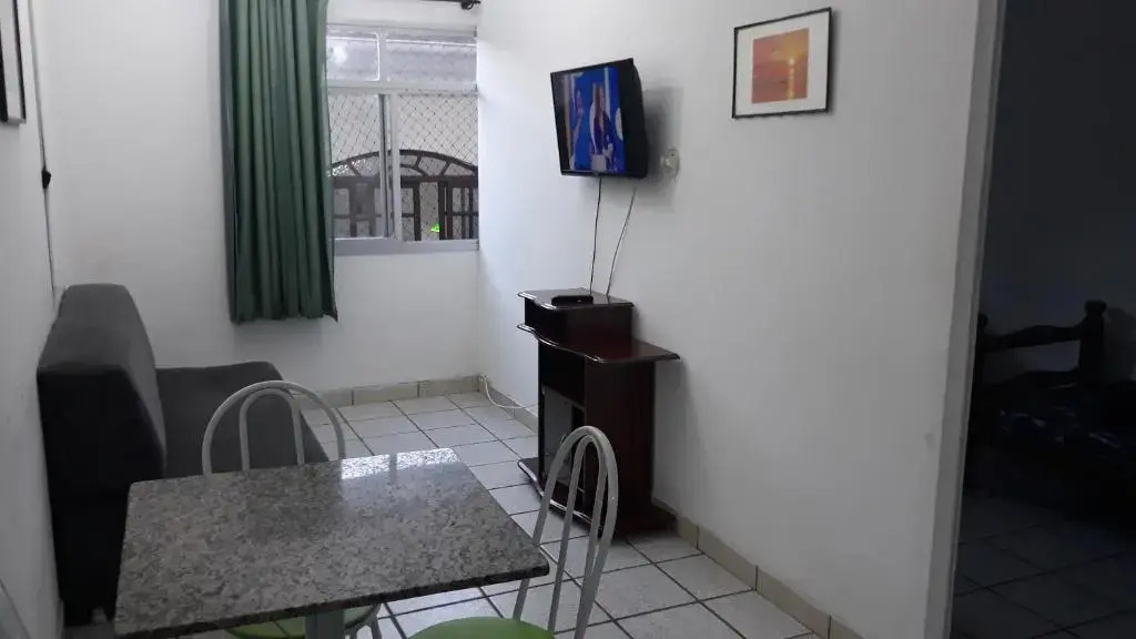Apto 4 Completo 2 Quartos Ar Cond Fogão Geladeira etc Todo Seu Não divide com ninguém Centro Praia da Costa