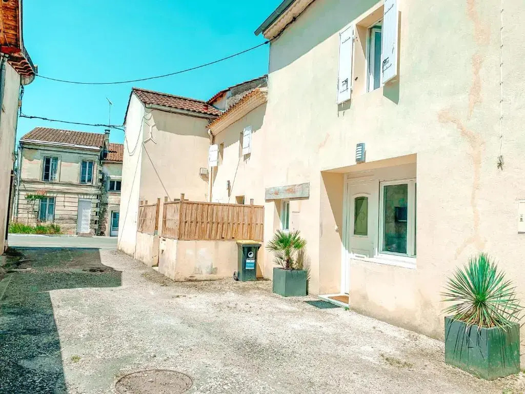 Cosy Studio* Duo* Wifi* 10 min de Blaye et de sa citadelle