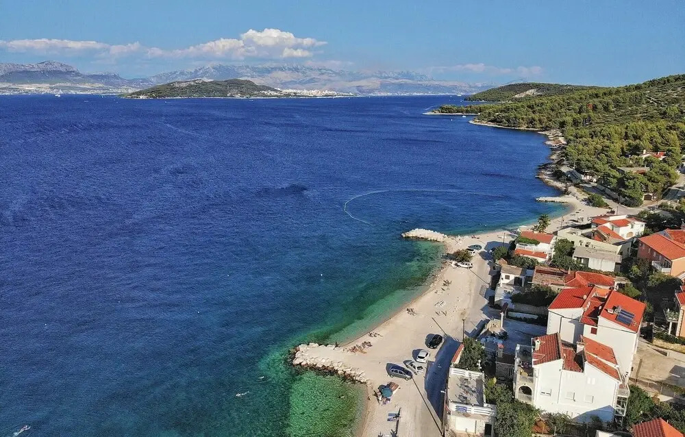 Nice Home in Slatine With Wifi and 5 Bedrooms