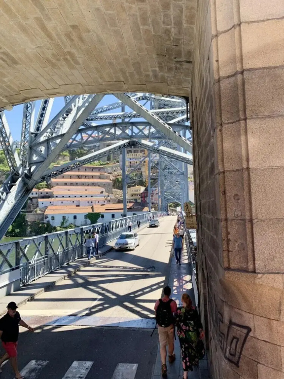 Apartment With one Bedroom in Porto, With Wonderful Mountain View, Terrace and Wifi