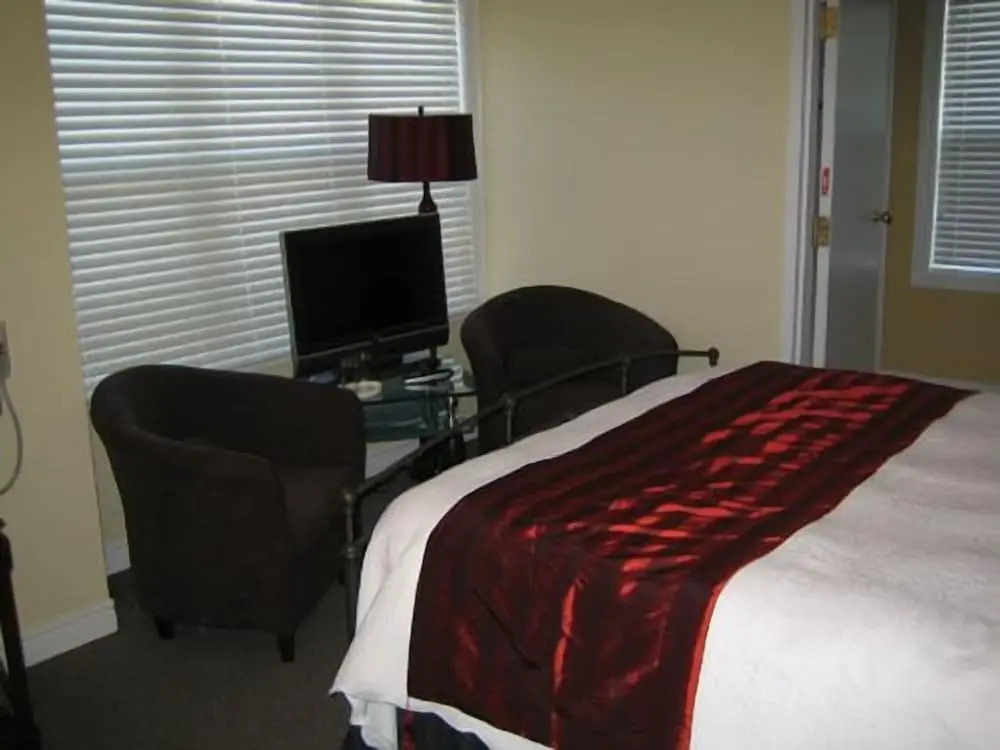 Orchid Inn and Ginger Restaurant