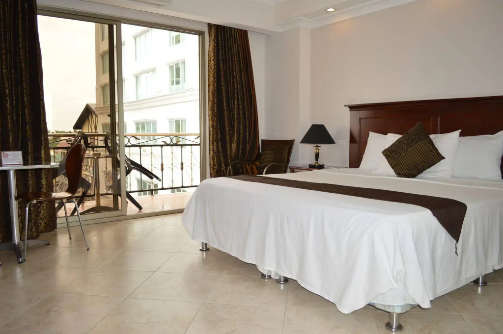 Valentinos Hotel