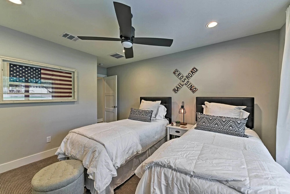 Elegant College Station Home - Walk to Texas A & M