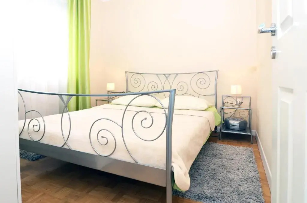 Apartment Flores