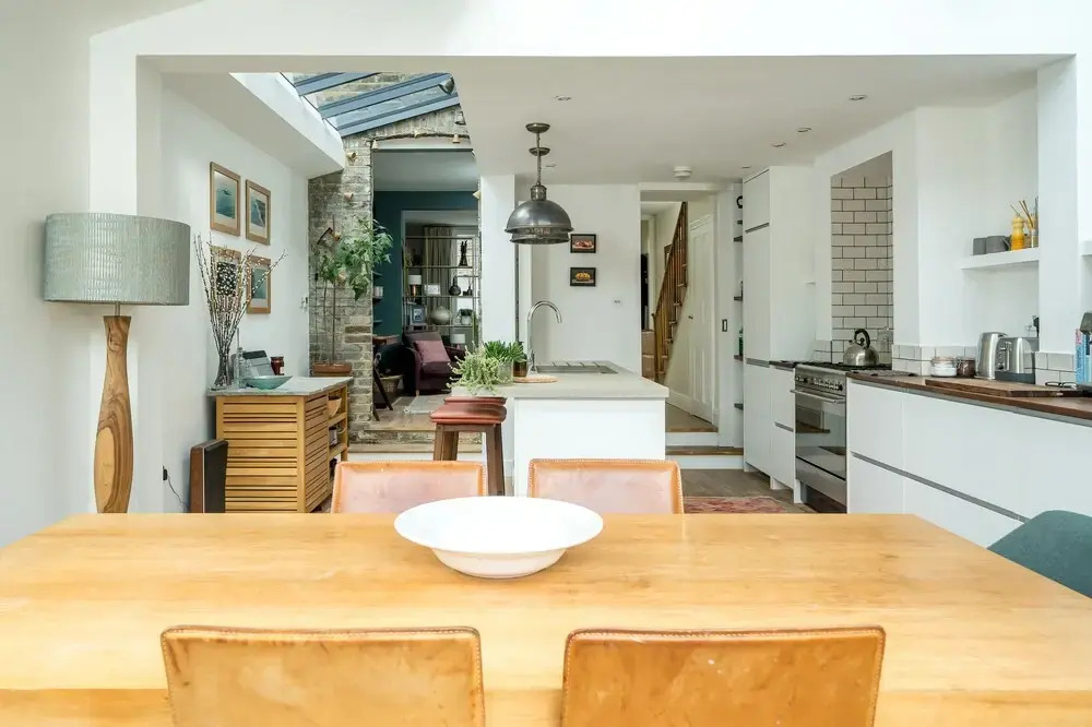 JOIVY Contemporary 2-Bed House W/ Private Garden