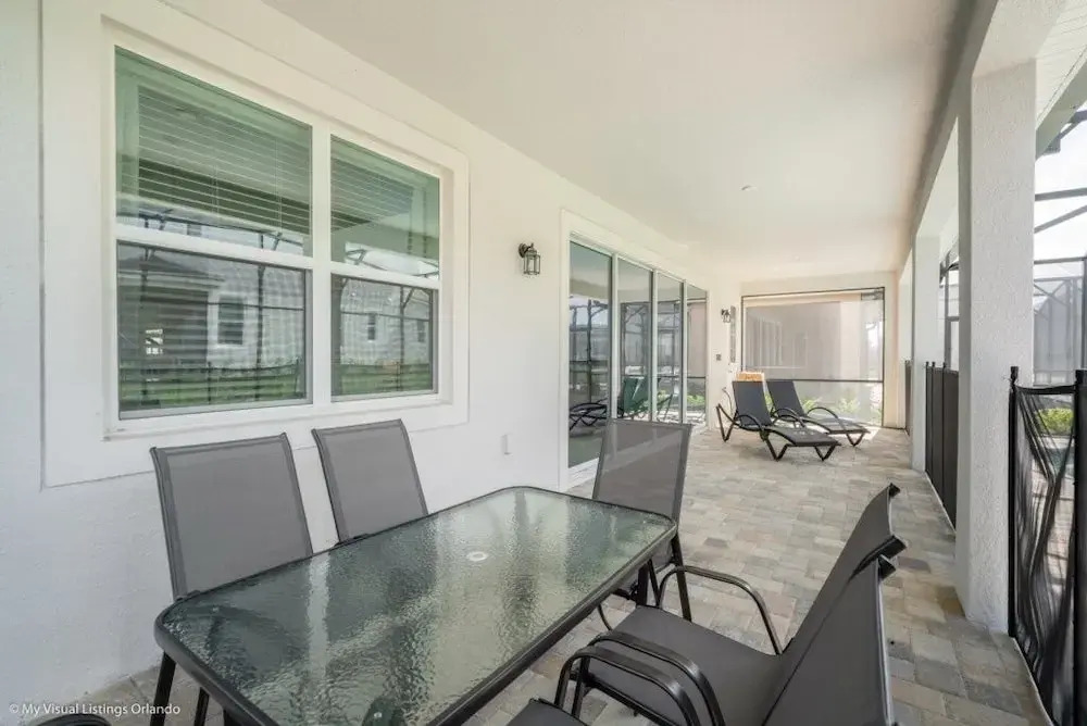 Beautiful Spacious 6 Bed Pool, Spa, Game Room 6 Bedroom Villa by RedAwning