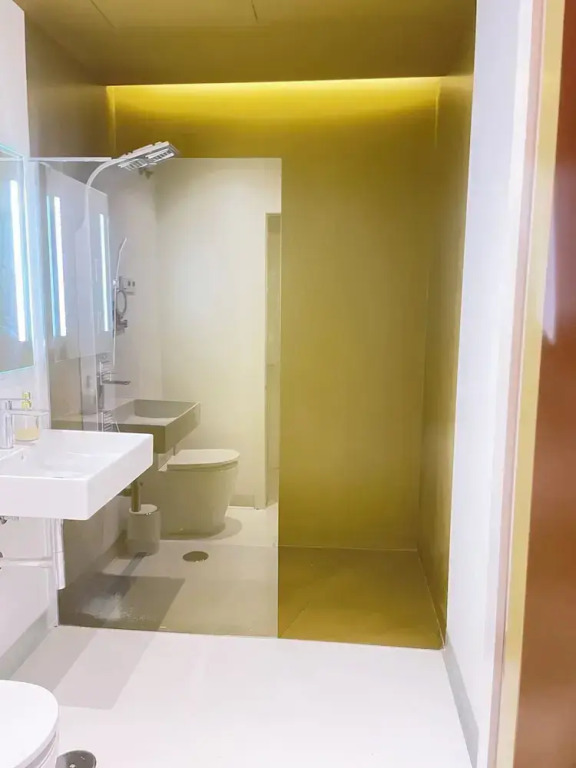 LAHOLA Glam Suites