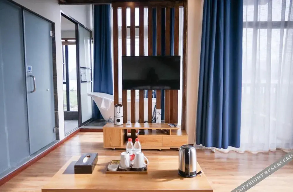Lugu Lake Yonsamity Resort Hotel
