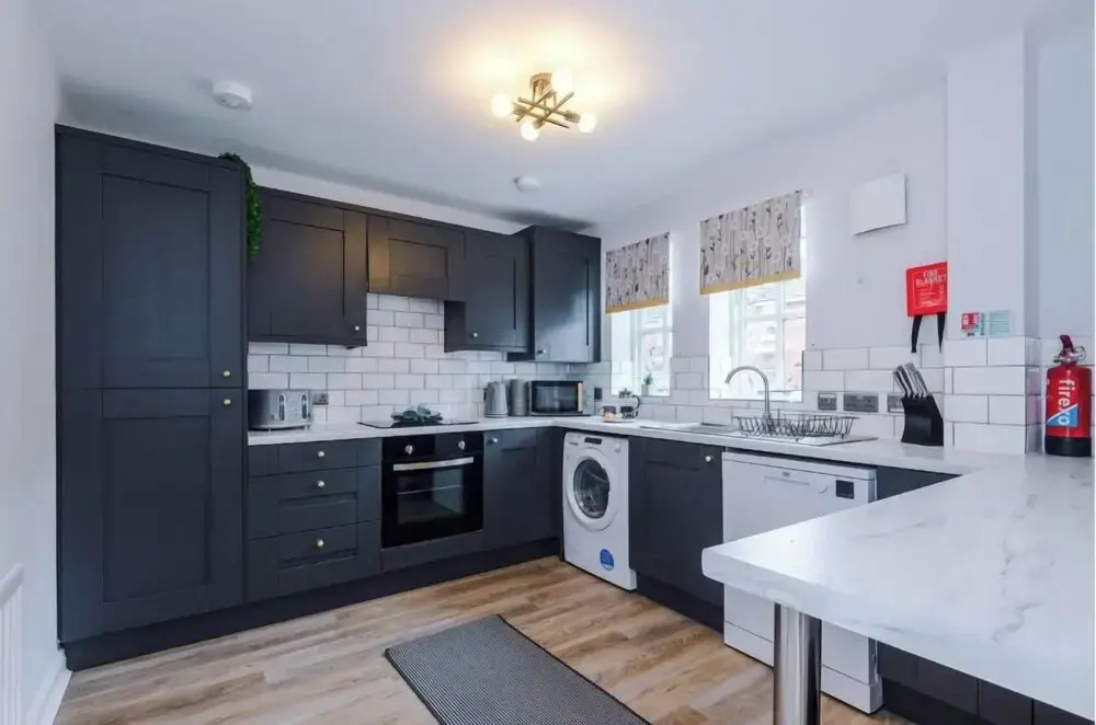 25 The Heywoods Newton