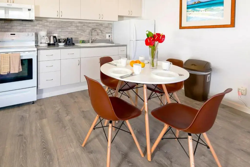 Beautiful 24th Floor Condo with AC - WiFi, Parking - Short Walk to Beach