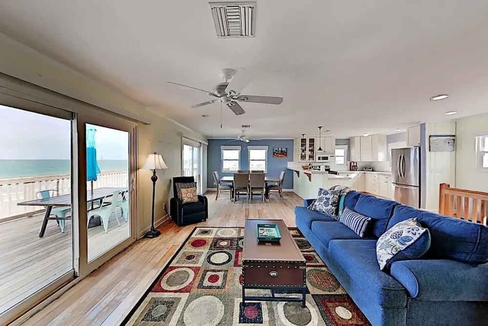 Hercules By The Sea W/ Expansive Deck & Patio 4 Bedroom Home