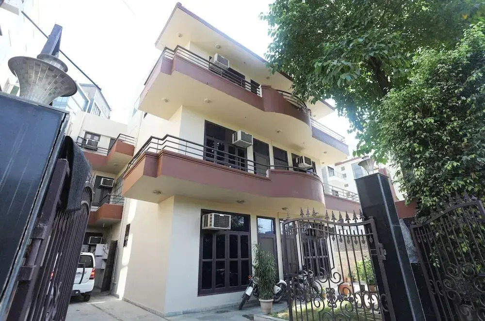 OYO Rooms Opp Global Foyer