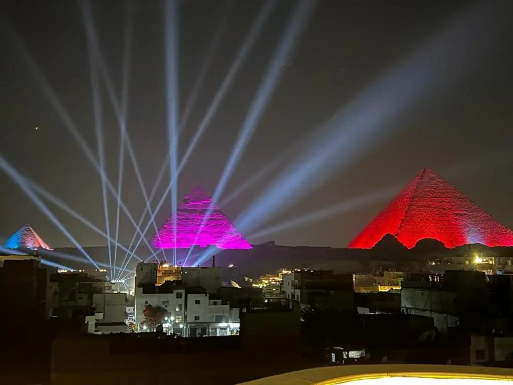 Queen Pyramids View Inn