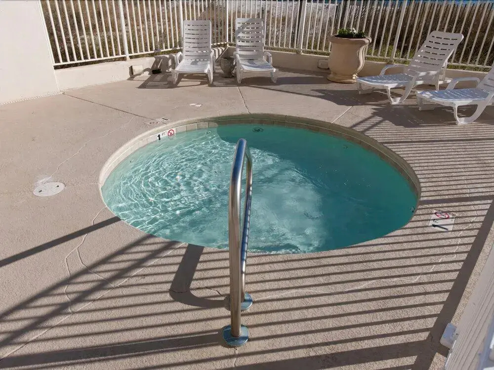 Four Winds 104 - 1 Br condo by RedAwning