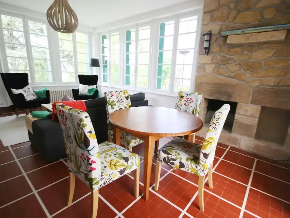 Modern Holiday Home in Crozon with Terrace
