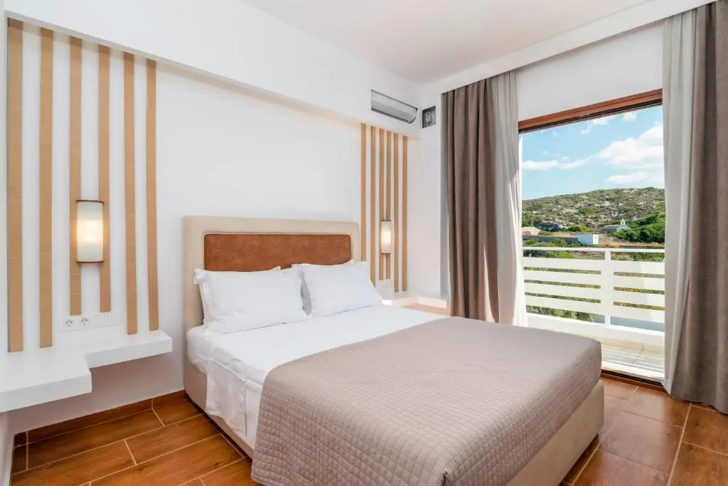 Villa Eva Milos near the beach and Adamas