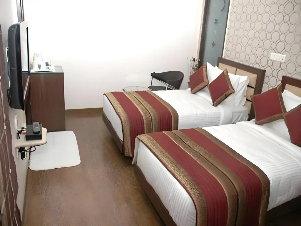 Hotel O F FIVE