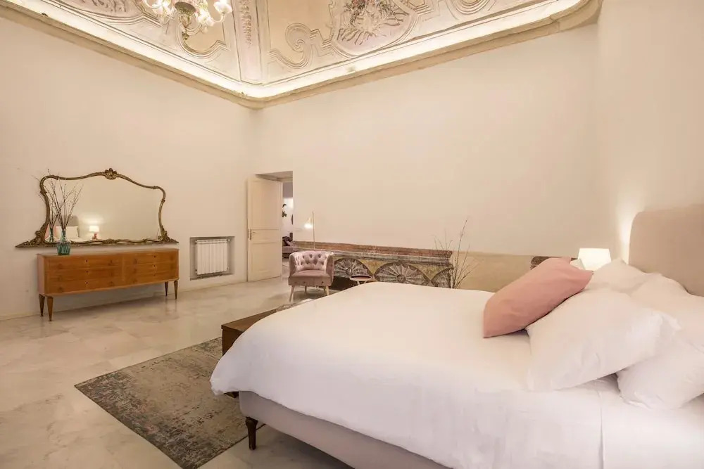 Casa degli Affreschi Palazzo Lungarini