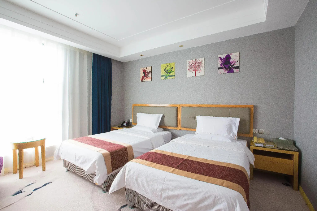 Xiangyang Hechi Shang Pin Hotel