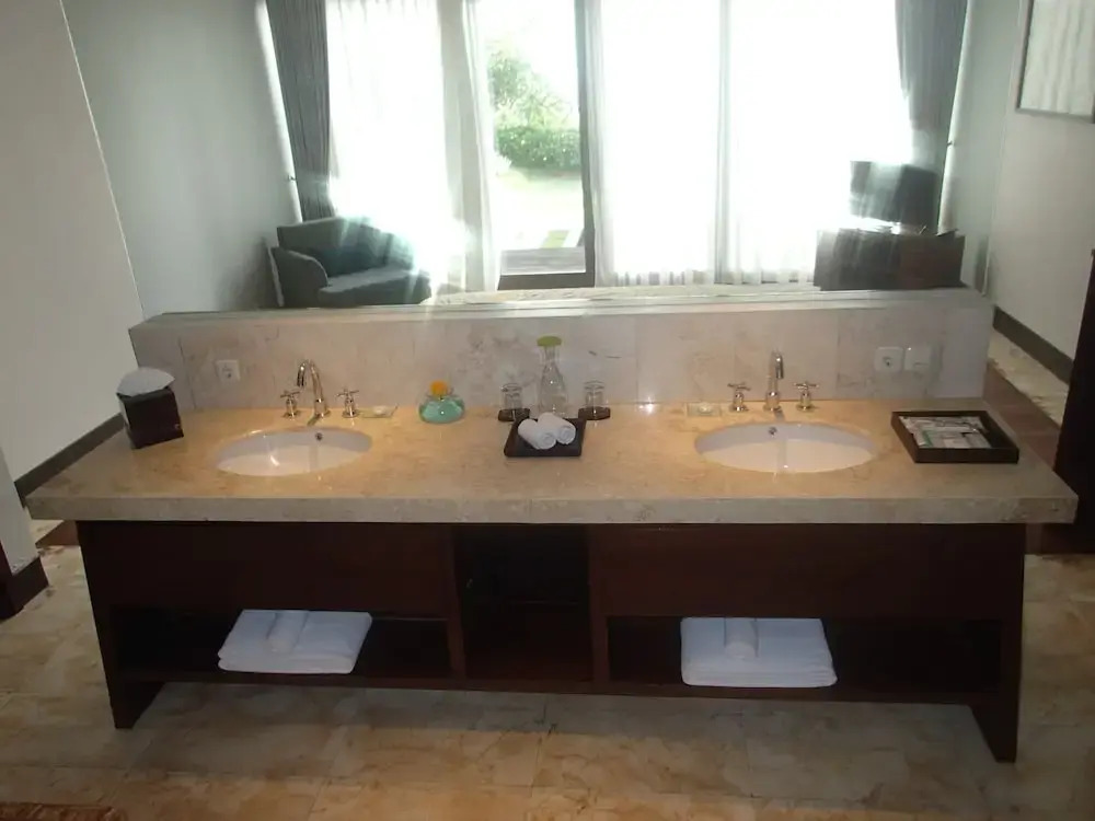 15 Bedrooms Sun Suite Villa Bali