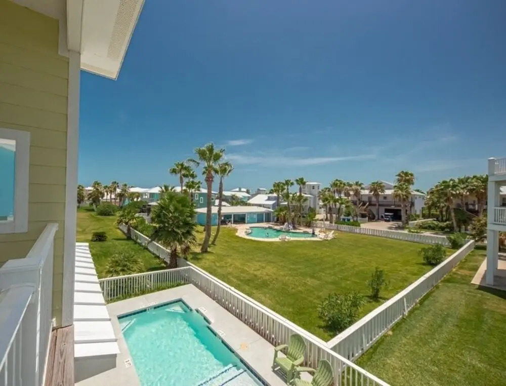 Salt and Lime 6 Bedrooms 5 Bathrooms Home