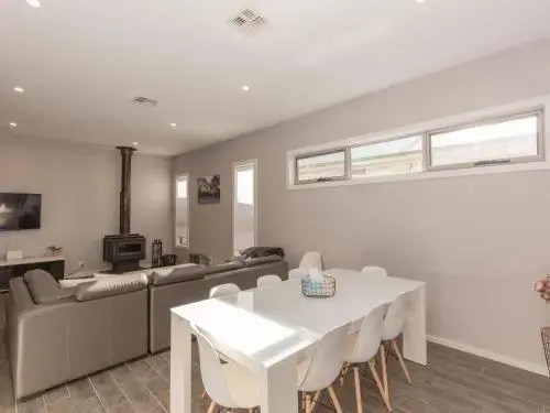 43A Twynam Street