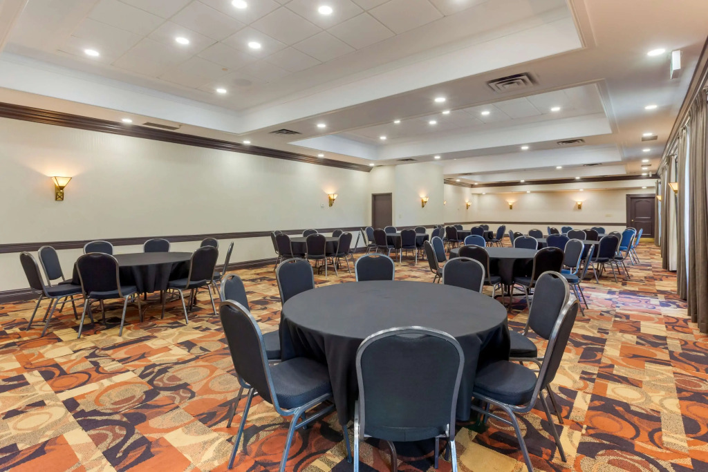Best Western Plus Toronto Airport Hotel
