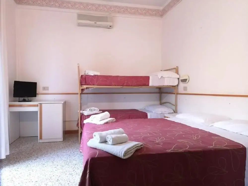 HOTEL LABRADOR
