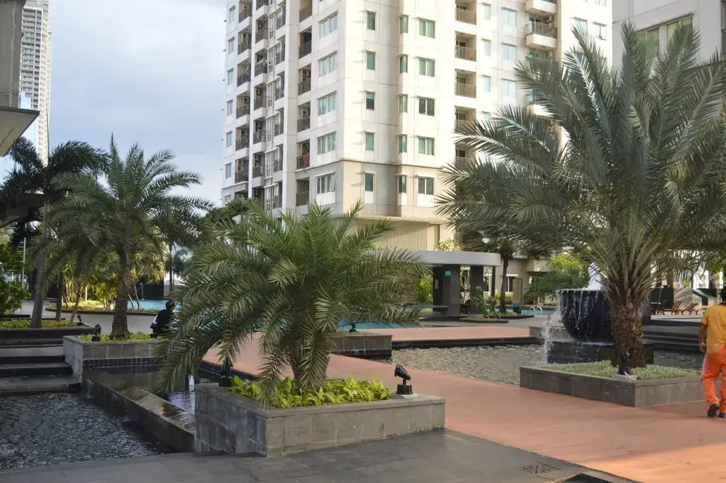 Roomku at Bassura City Apartment