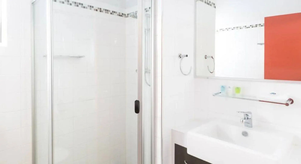 Toowong Inn & Suites